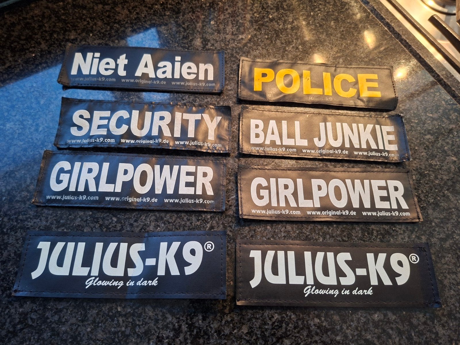 8 labels voor o.a K9 tuig,badges,waarschuwing,honden labels, Ophalen of Verzenden