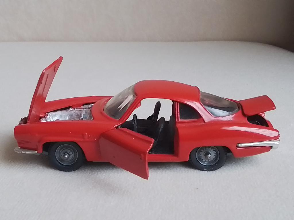 Alfa Romeo Giulia SS Politoys Leningrad factory ussr urss, Hobby en Vrije tijd, Modelauto's | 1:43, Ophalen of Verzenden, Zo goed als nieuw
