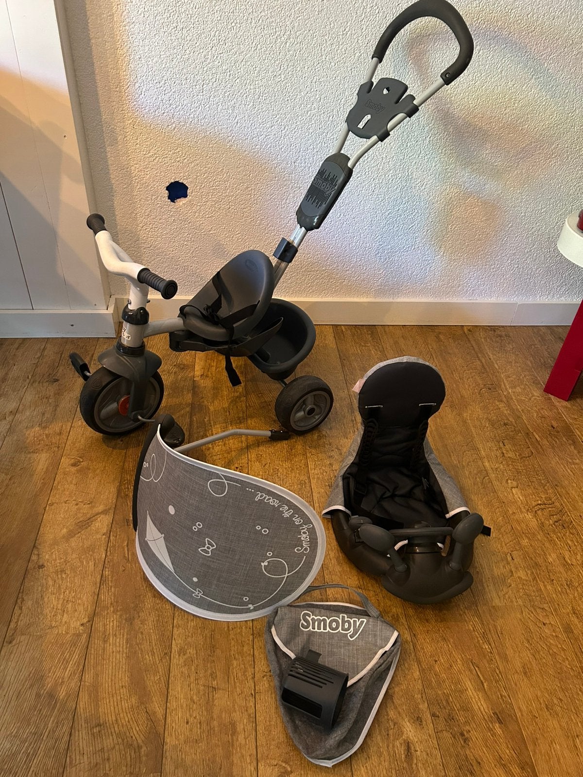 Leuk smoby 3 in 1 driewielfietsje met veel opties, Fietsen en Brommers, Ophalen, Zo goed als nieuw