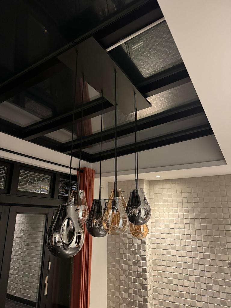 Hanglamp met 7 bollen in goud en zilver kleur, Overige materialen, Ophalen of Verzenden, 75 cm of meer, Hotel chique