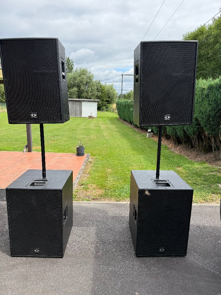 Dynacord corus line ( 2x15 + 2x 18 + versterker) 2 sets