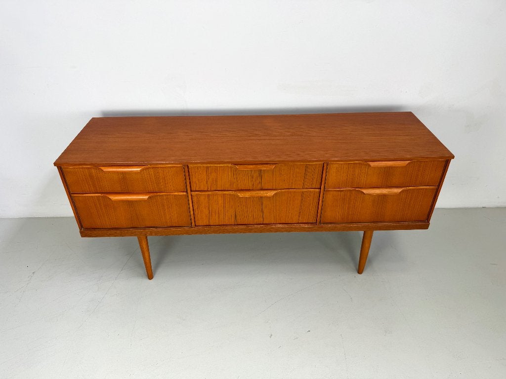 Vintage dressoir Austinsuite., Ophalen of Verzenden, Zo goed als nieuw, 25 tot 50 cm, 150 tot 200 cm