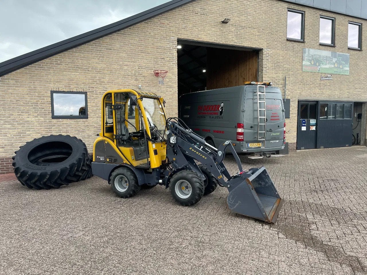 Eurotrac W11C (bj 2025), Wiellader of Shovel