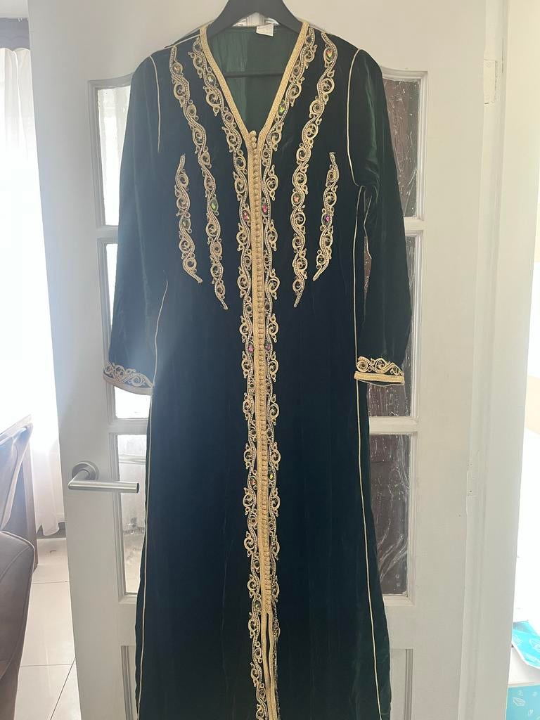 Prachtige Jurk te huur voor Eid/feestje/henna, Maat 38/40 (M), Overige typen, Ophalen of Verzenden, Zo goed als nieuw