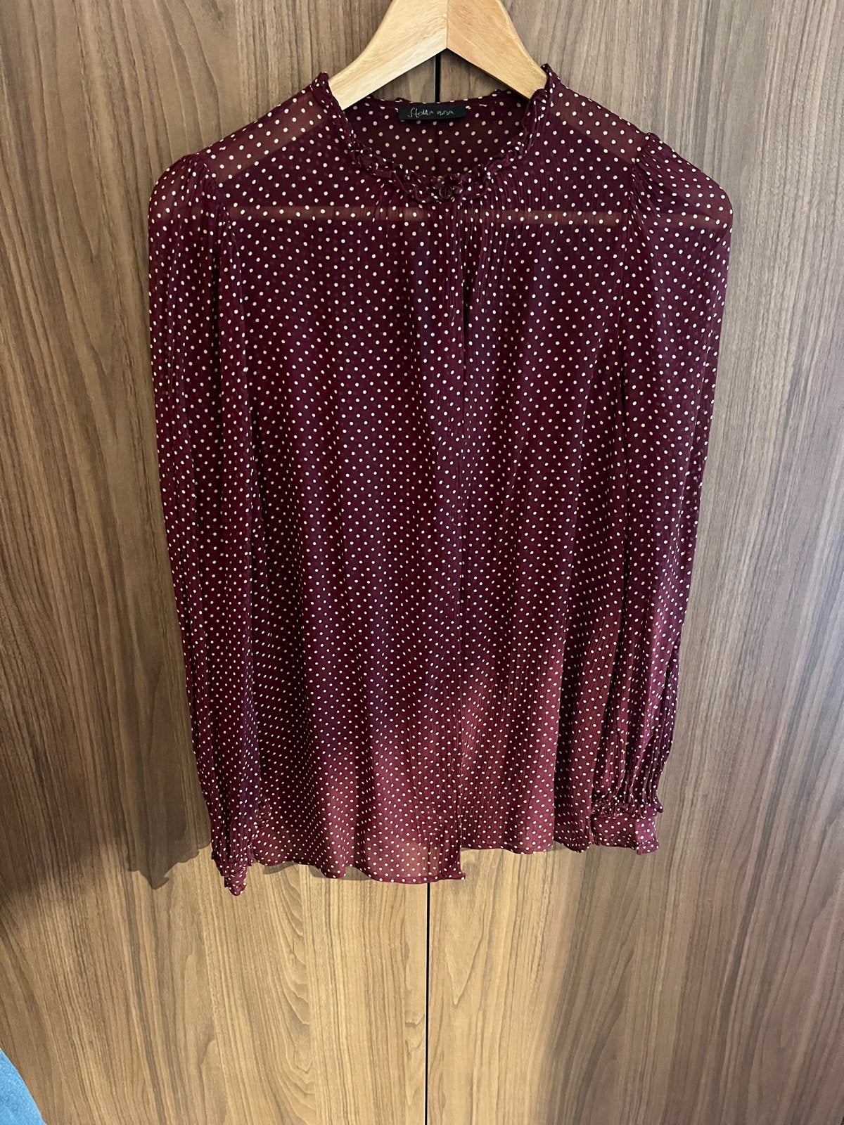 Stella Nova Blouse - Bordeauxrood met Witte Stippen, Kleding | Dames, Ophalen of Verzenden, Zo goed als nieuw, Maat 36 (S), Rood