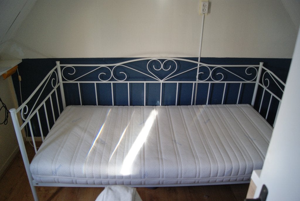 stalen ledikant met matras, Ophalen, Zie foto, 90 cm, Eenpersoons