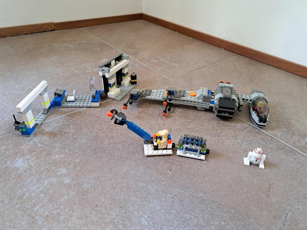 Lego Star Wars 7180 B-wing at Rebel Control Center, Verzamelen, Star Wars, Ophalen of Verzenden, Zo goed als nieuw, Actiefiguurtje