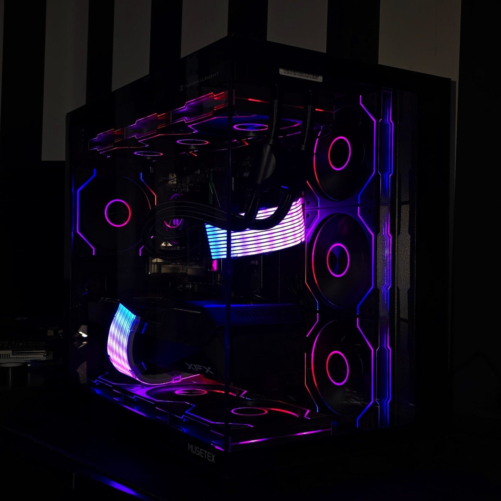 Gaming PC Ryzen 7 7800X3D / RX 9070 XT / 4TB ssd / 32GB Ram, Computers en Software, Desktop Pc's, Ophalen, 32 GB, Virtual Reality