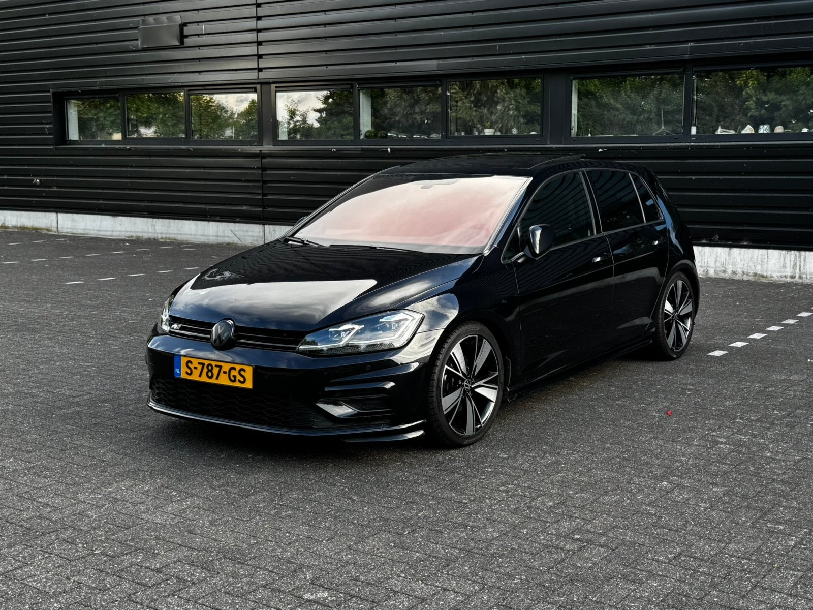 Volkswagen Golf 1.5 TSI 150pk 5D 2017 panoramadak 3x R line, Auto's, Voorwielaandrijving, 1498 cc, 4 cilinders, Alcantara
