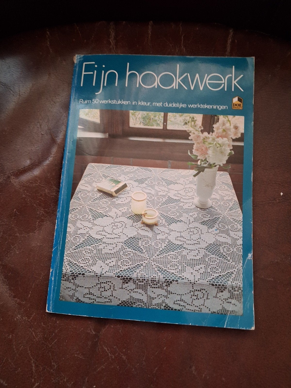 Te koop boek over fijn haakwerk., Ophalen of Verzenden