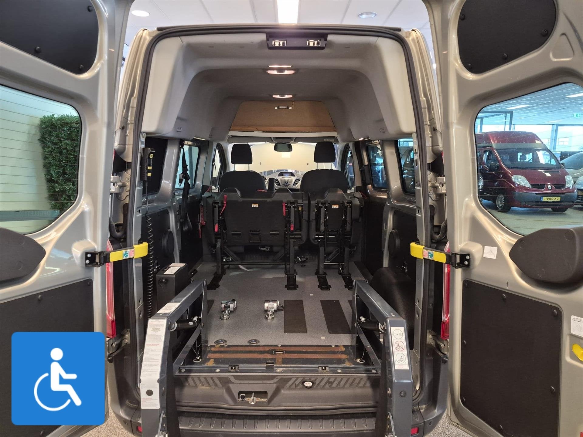 Ford Transit Custom L1H2 Rolstoelbus (airco), Auto's, Gebruikt, Zwart, Ford, Geïmporteerd