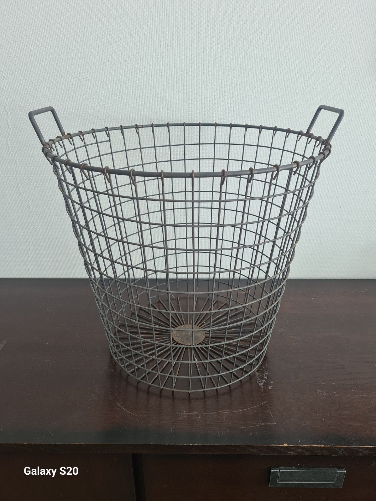 Metalen draadmand met handvatten, Met handvatten, Gebruikt, Mand, Rond