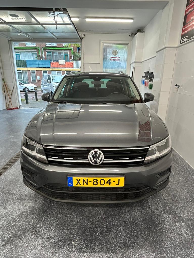 Volkswagen Tiguan 1.5 TSI ACT 150pk DSG 2019 Grijs, Auto's, Stof, Zwart, 4 cilinders, Origineel Nederlands