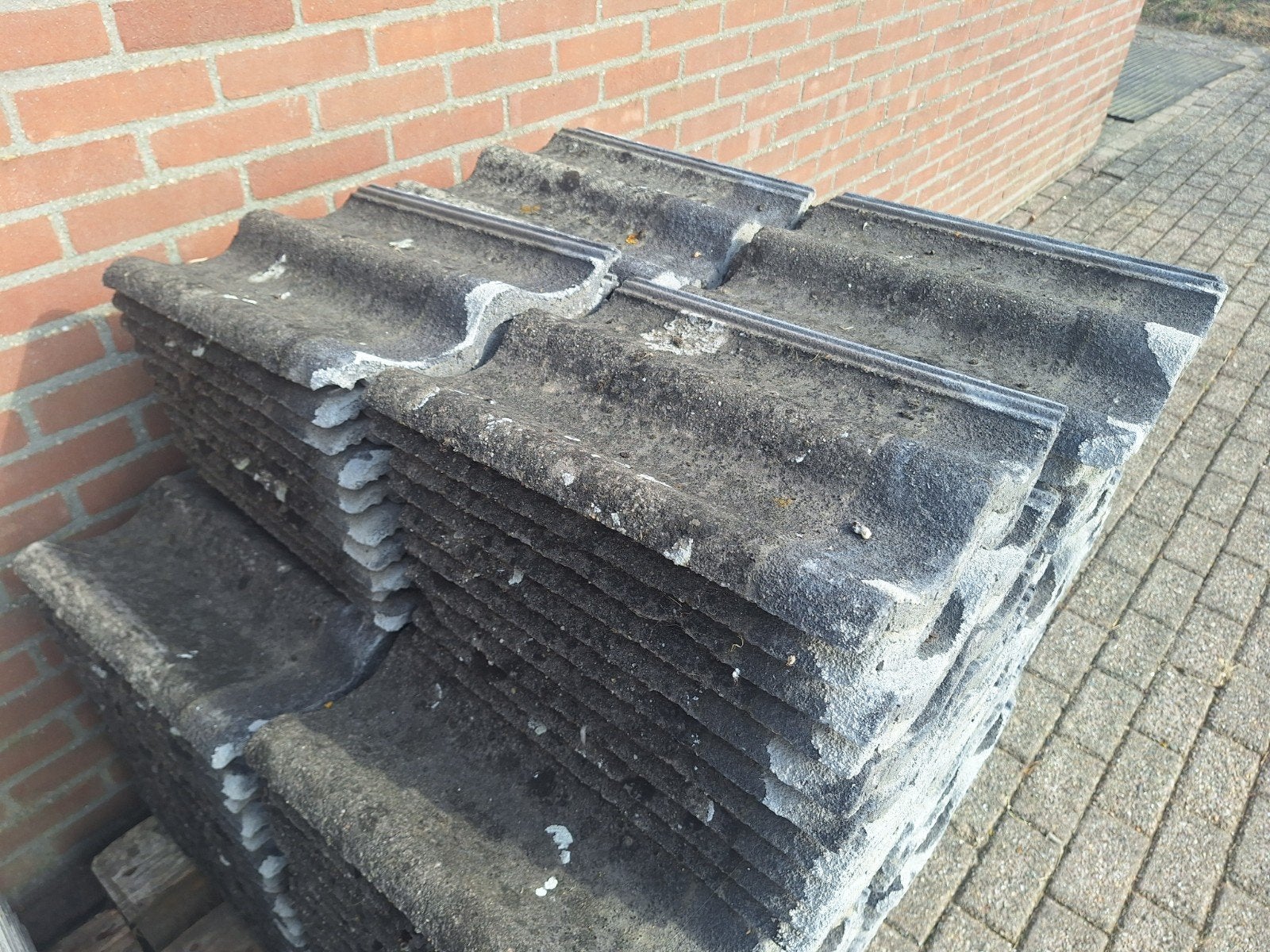 Gebruikte dakpannen - ca. 40m2 beschikbaar, Doe-het-zelf en Verbouw, Dakpannen en Dakbedekking, Gebruikt, Steen of Klei, Ophalen of Verzenden
