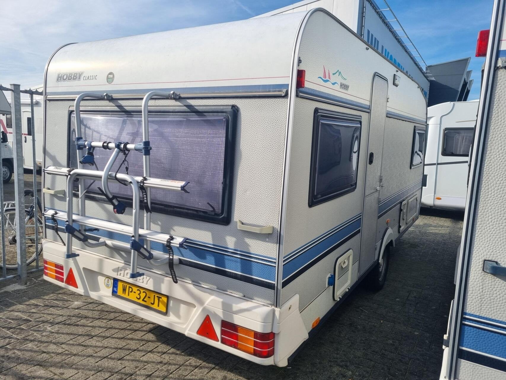 Hobby Classic 495 DWARSBED + FIETSENDRAGER + SCHUIFLUIFEL, Rondzit, Hobby, Bedrijf, 6 tot 7 meter