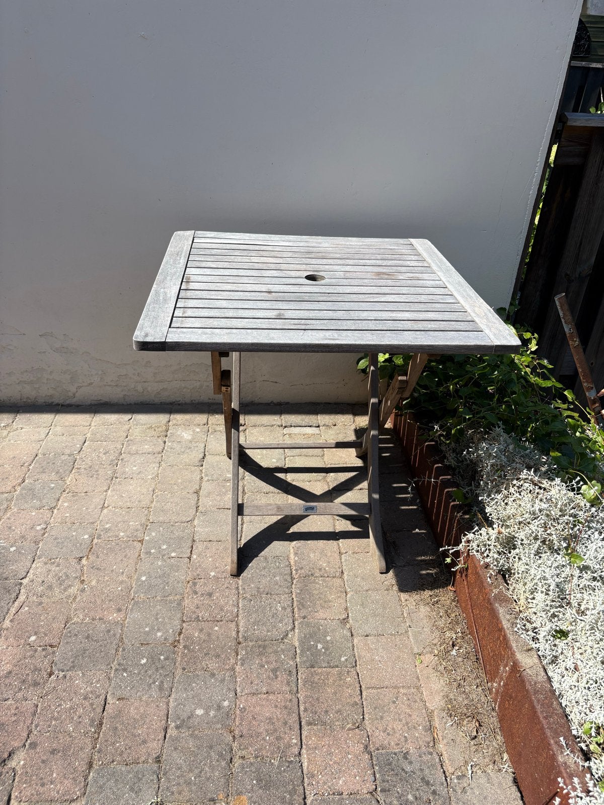 Houten tuintafel - inklapbaar, Ophalen, Gebruikt, Vierkant, Hout