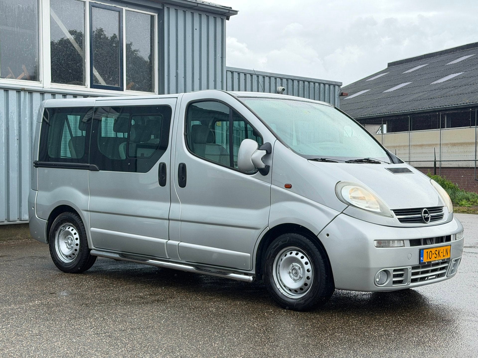 Opel Vivaro Combi 2.5 CDTI 8P. | AIRCO | APK 2/2027 | MARGE, Auto's, Voorwielaandrijving, Dealer onderhouden, Zwart, 2000 kg