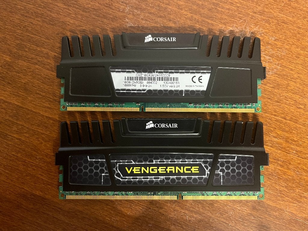 16GB (2x8GB) Corsair Vengeance DDR3-1600, Computers en Software, DDR3, Ophalen of Verzenden, Zo goed als nieuw, Desktop
