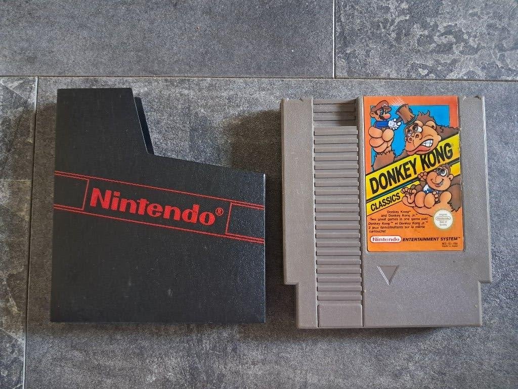 Nes Game: Donkey Kong Classics Zo goed als Nieuw!, Spelcomputers en Games, 1 speler, Ophalen of Verzenden, Zo goed als nieuw, Vanaf 3 jaar