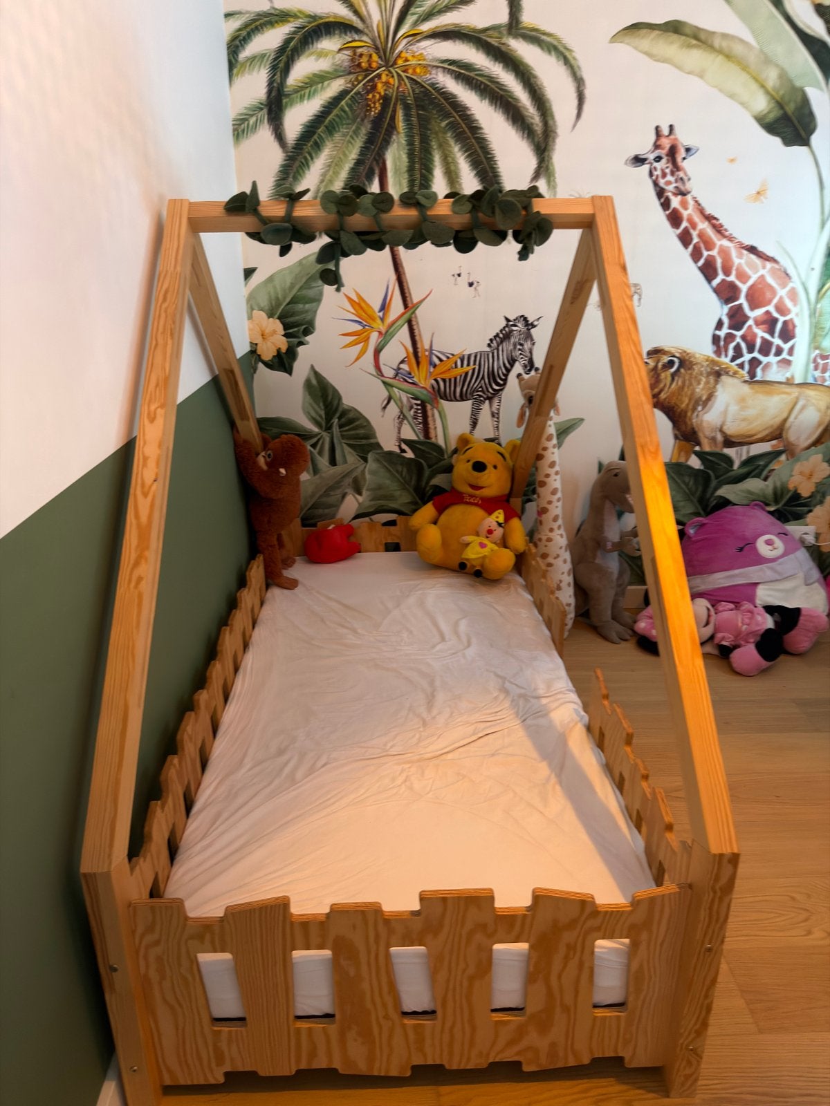 Houten kinderbed in huisvorm van Petit Puk Zo goed als nieuw, Kinderen en Baby's, Kinderkamer | Bedden, Ophalen, 70 tot 85 cm