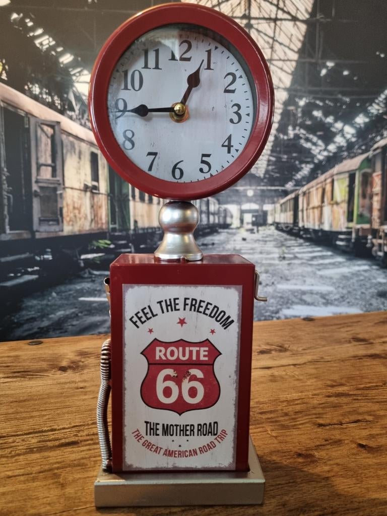 Route 66 Benzinepomp Klok - Vintage Stijl Tafelklok, Ophalen of Verzenden, Zo goed als nieuw
