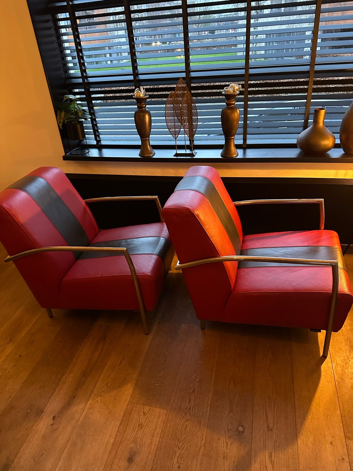 Set van 2 Montèl fauteuils - Rood/Zwart leer, Huis en Inrichting, Stoelen, Gebruikt, Twee, Leer, Overige kleuren, Ophalen