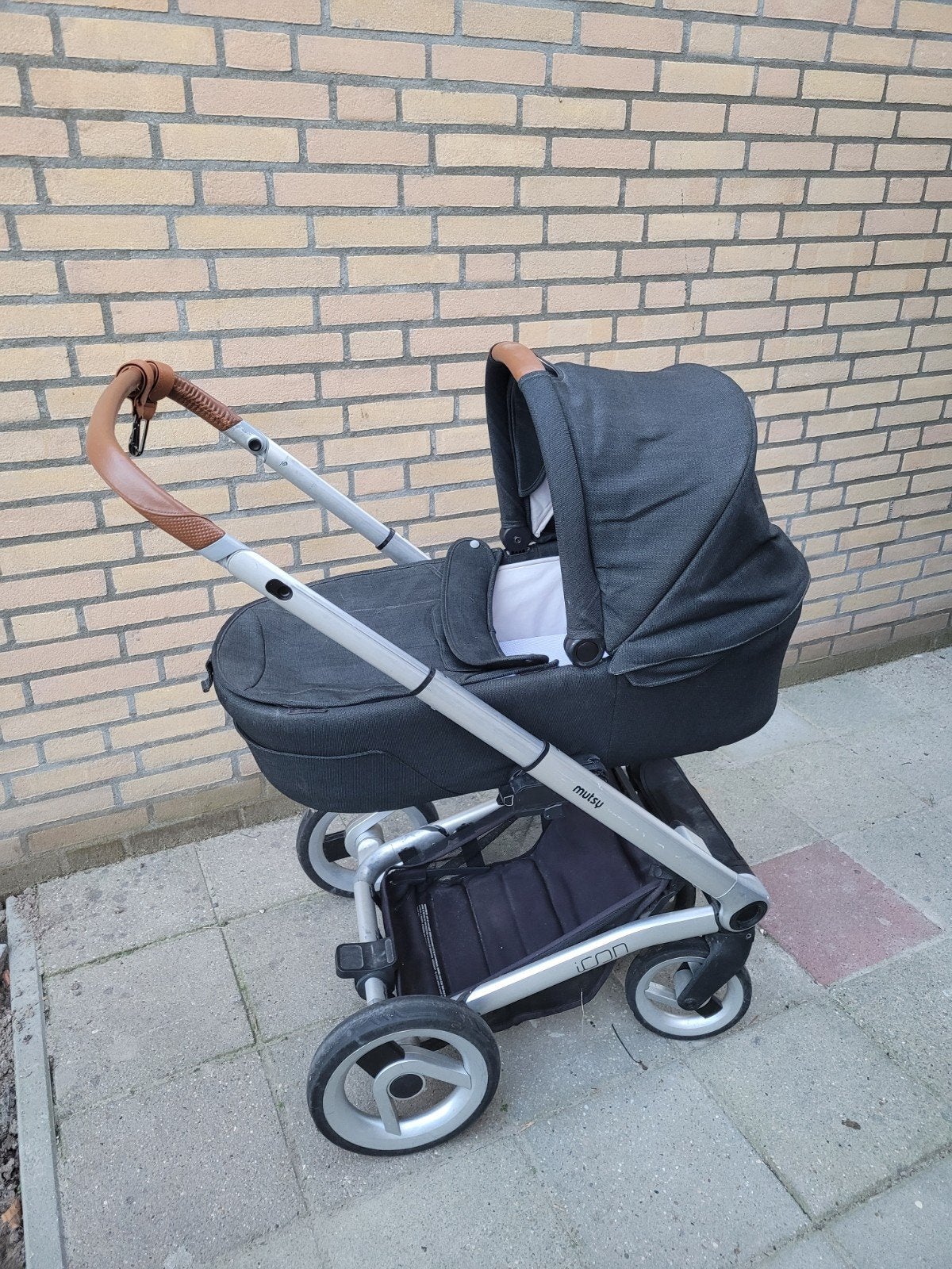 Baby spullen, Gebruikt, Mutsy, Met autostoeltje, Ophalen