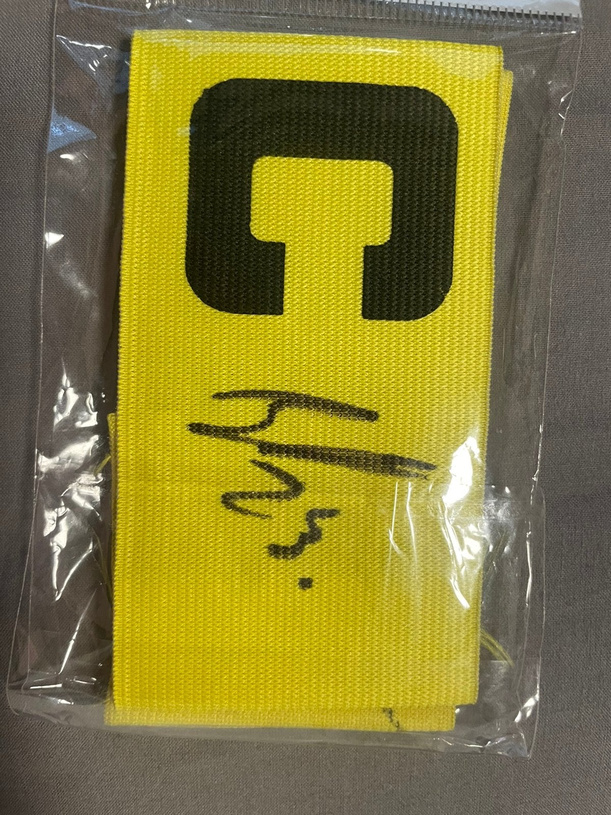 Gesigneerde aanvoerdersband Berghuis, Ophalen of Verzenden, Zo goed als nieuw, Buitenlandse clubs, Shirt