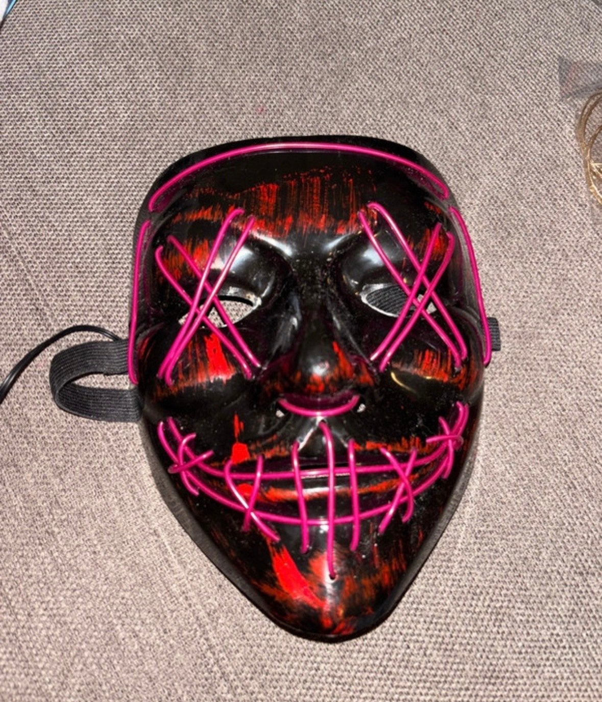 Led masker - The Purge - Halloween - Roze, Hobby en Vrije tijd, Feestartikelen, Ophalen of Verzenden, Nieuw, Feestartikel, Halloween of Griezel