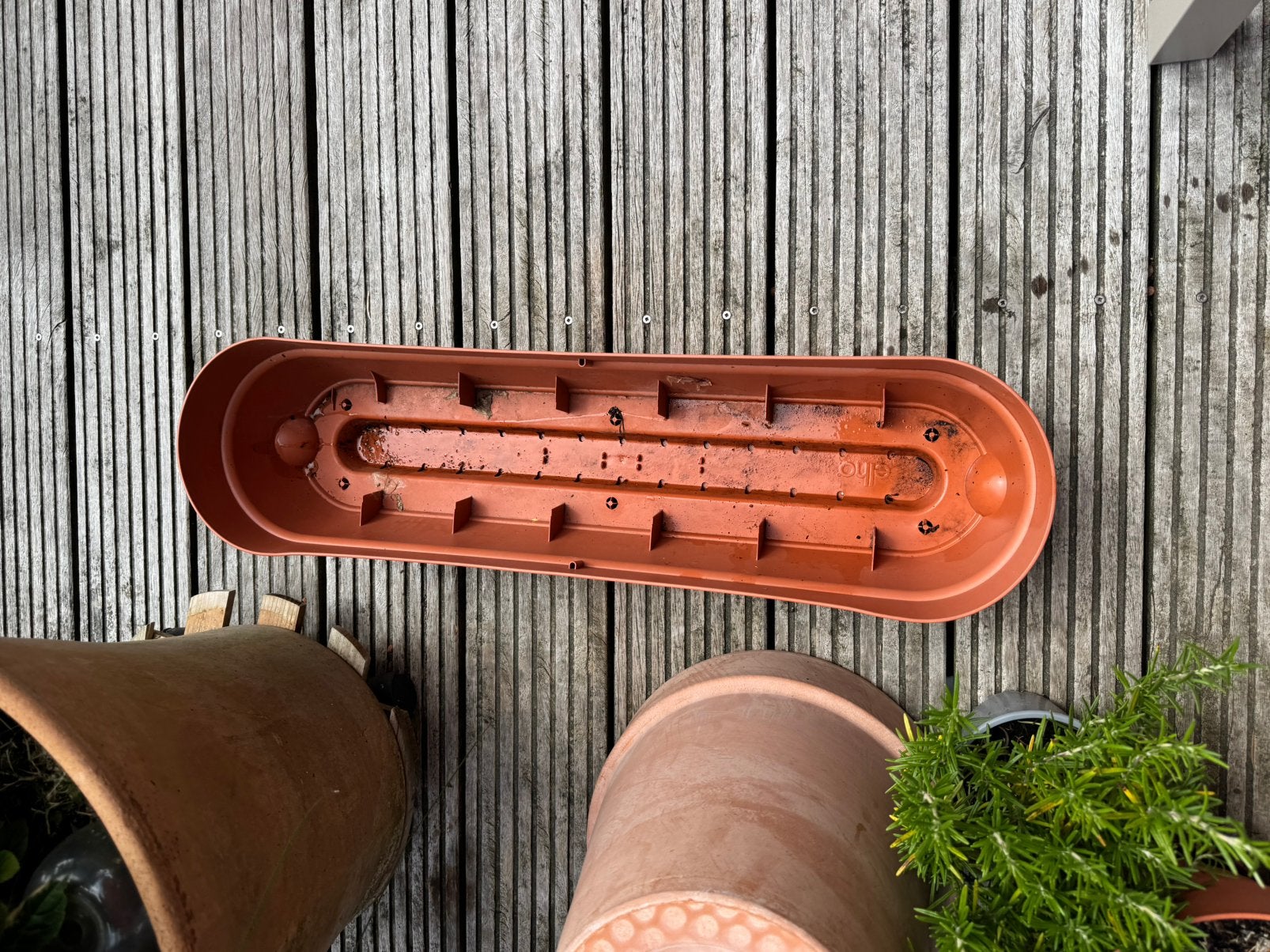 Balkonbloembakken met balkonhaken en waterreservoir, Tuin en Terras, Ophalen, Minder dan 30 cm, Rond, Zo goed als nieuw