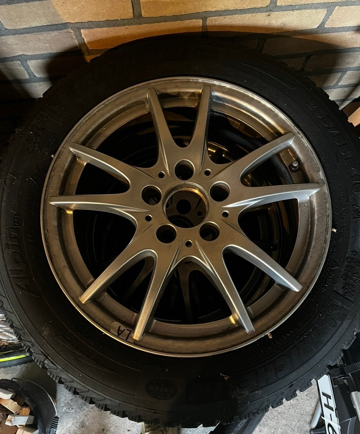 Originele Mercedes velgen met winterbanden, Ophalen