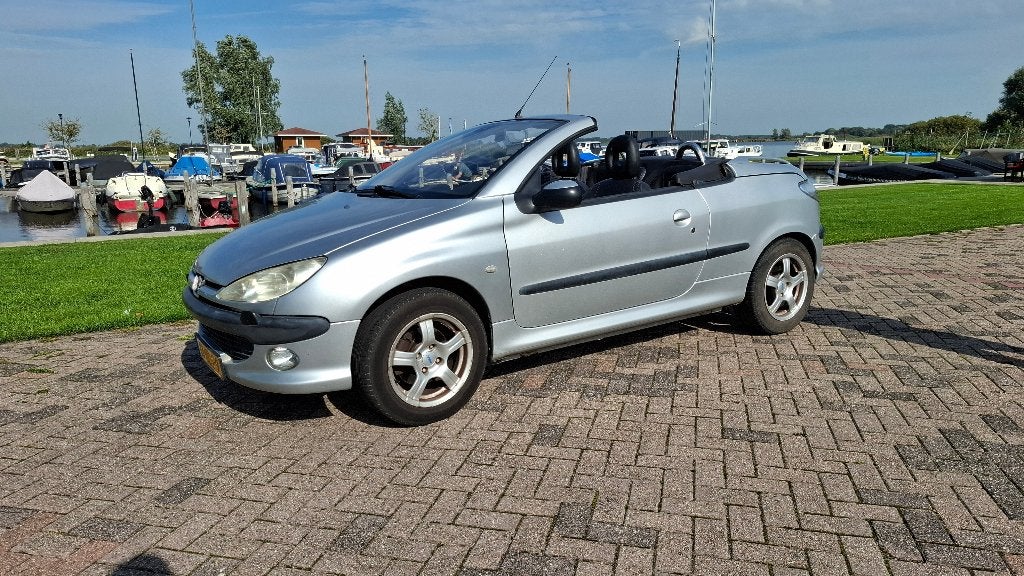 Peugeot 206 2.0 16V CC 2002 Grijs NIEUWE APK, 136 pk, Elektrische ramen, Zwart, 4 cilinders