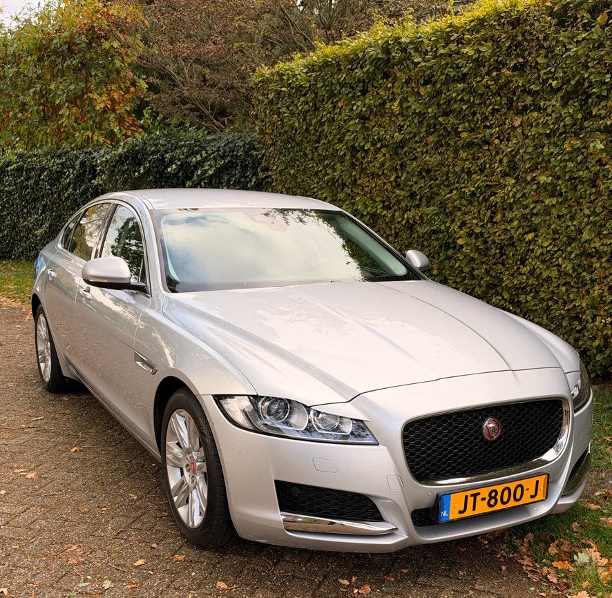 Jaguar XF 2.0T 240PK Aut8 2016. Lage km stand!, Auto's, Achterwielaandrijving, Zwart, 4 cilinders, Particulier