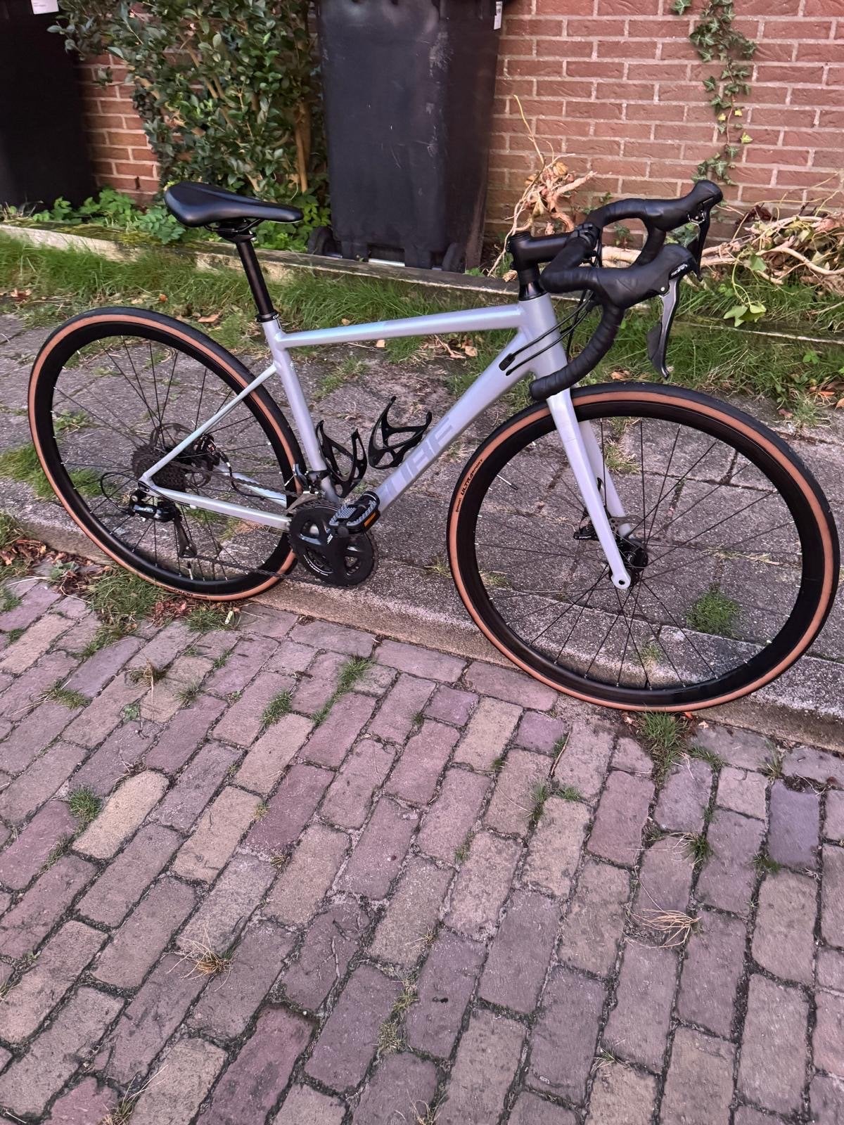 Sportieve CUBE PRO AXIAL  - Zo goed als nieuw, 28 inch, Zo goed als nieuw, Meer dan 20 versnellingen, Schijfrem