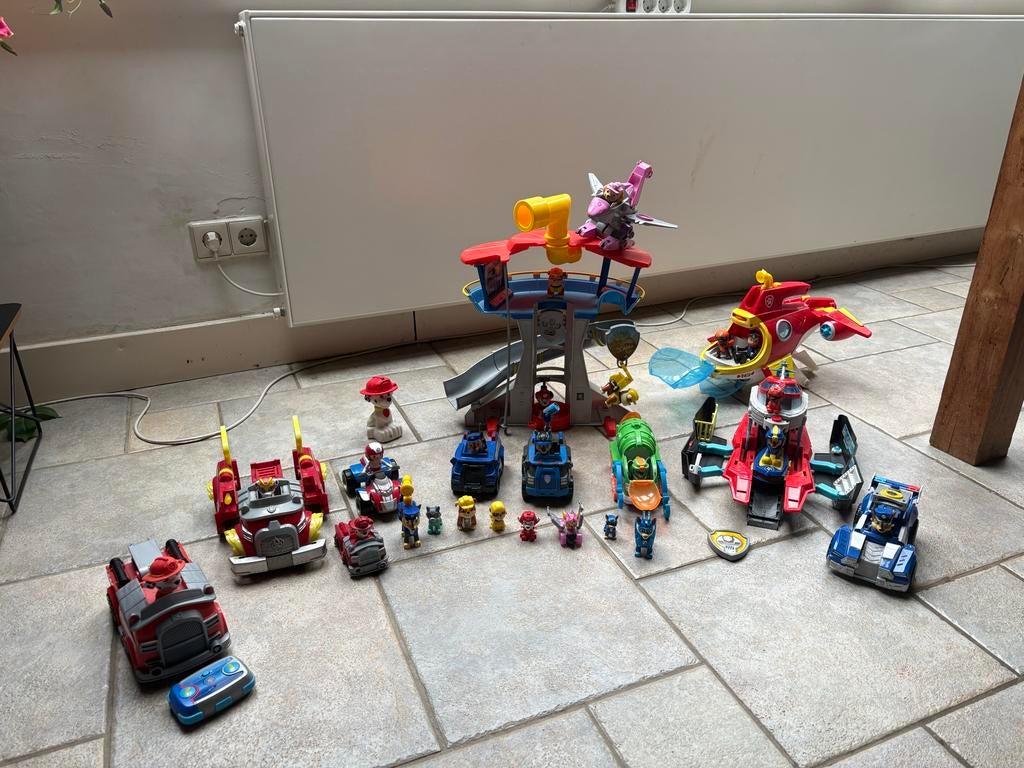 Grote Paw Patrol speelgoedcollectie met uitkijktoren, Kinderen en Baby's, Speelgoed | Actiefiguren, Ophalen, Gebruikt
