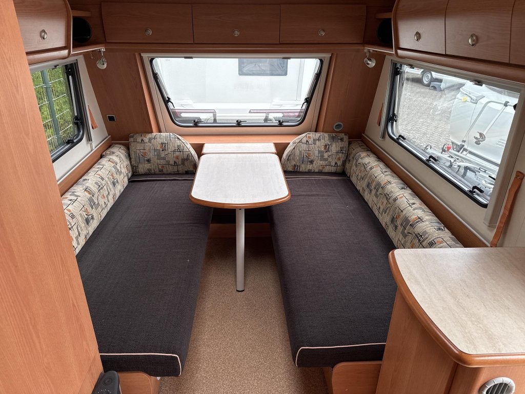 Avento Touristique Comfort 395 TLH Luifel/Airco/Mover, Standaardzit, Schokbreker, Bedrijf, 750 - 1000 kg