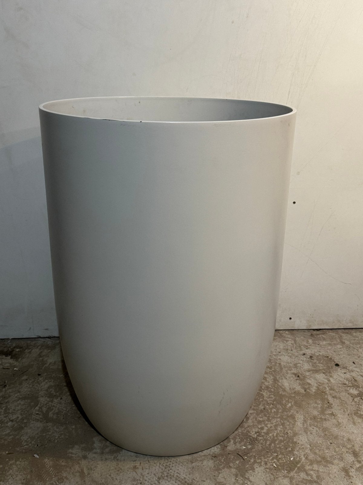 Grote witte bloempot/plantenbak, Kunststof, Gebruikt, Rond, Binnen