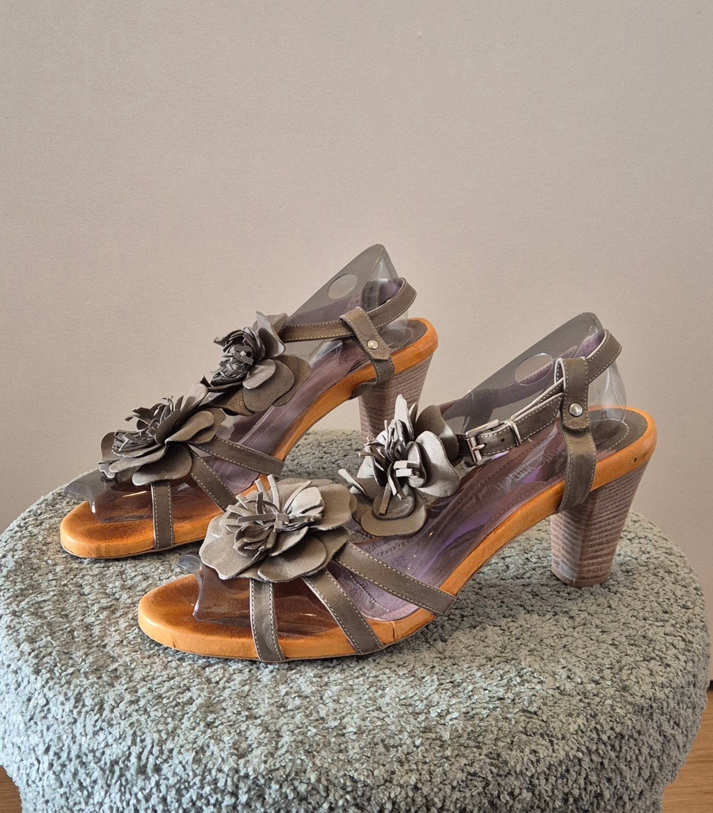 Leren damessandalen met bloemen applicatie maat 44 taupe, Echt leer, Grijs, Gedragen, Sandalen of Muiltjes
