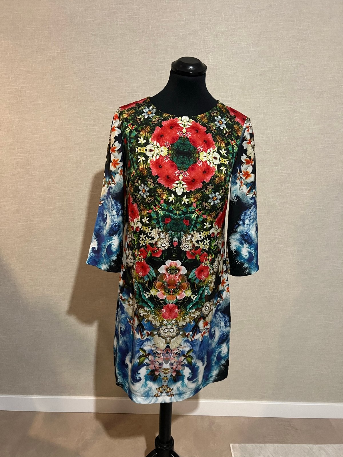 Koton jurk met bloemenprint, maat 36, Kleding | Dames, Meerkleurig, Ophalen of Verzenden, Zo goed als nieuw, Knielengte