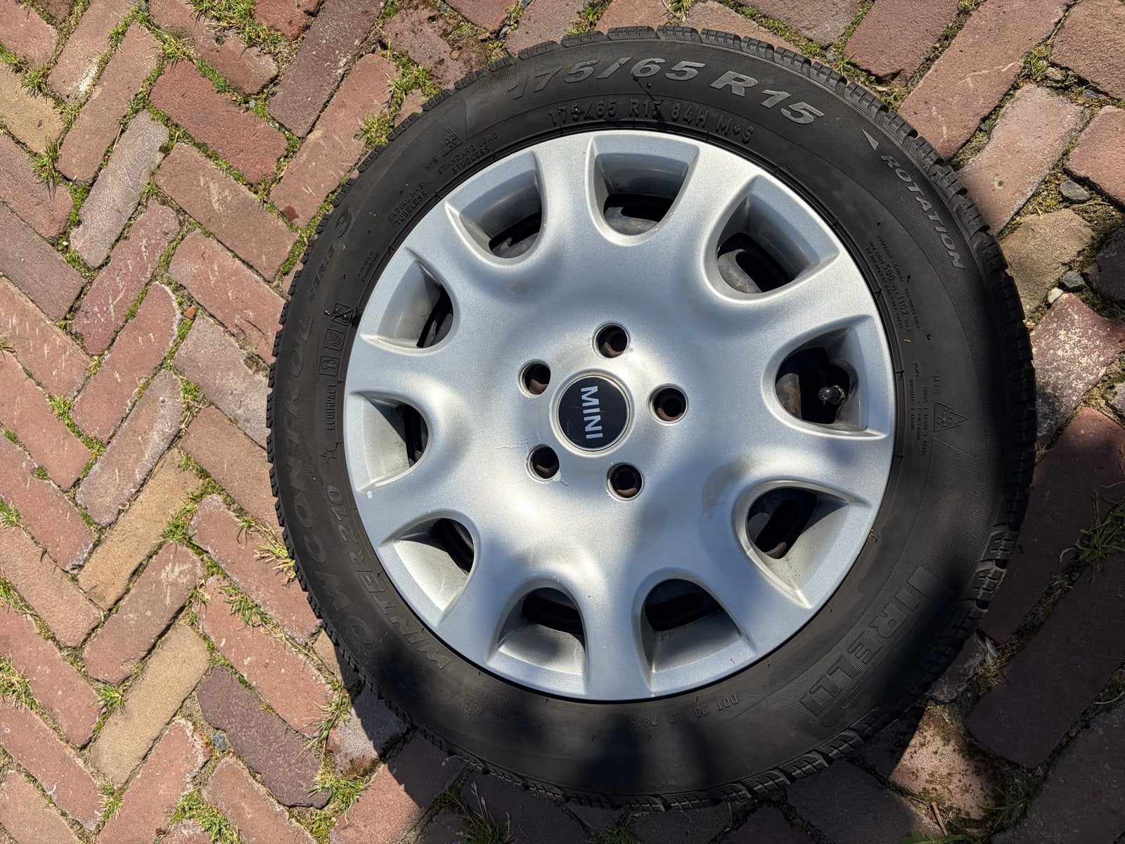Mini Cooper Pirelli Winterbandenset met TPMS, Ophalen, Gebruikt, 15 inch, 175 mm