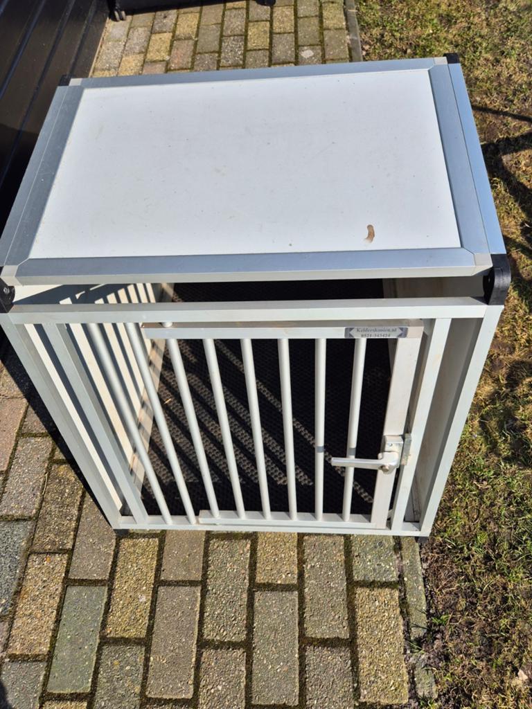 Kelderskooien autobenche aluminium met mat, Dieren en Toebehoren, Hondenbenches, Ophalen, Zo goed als nieuw