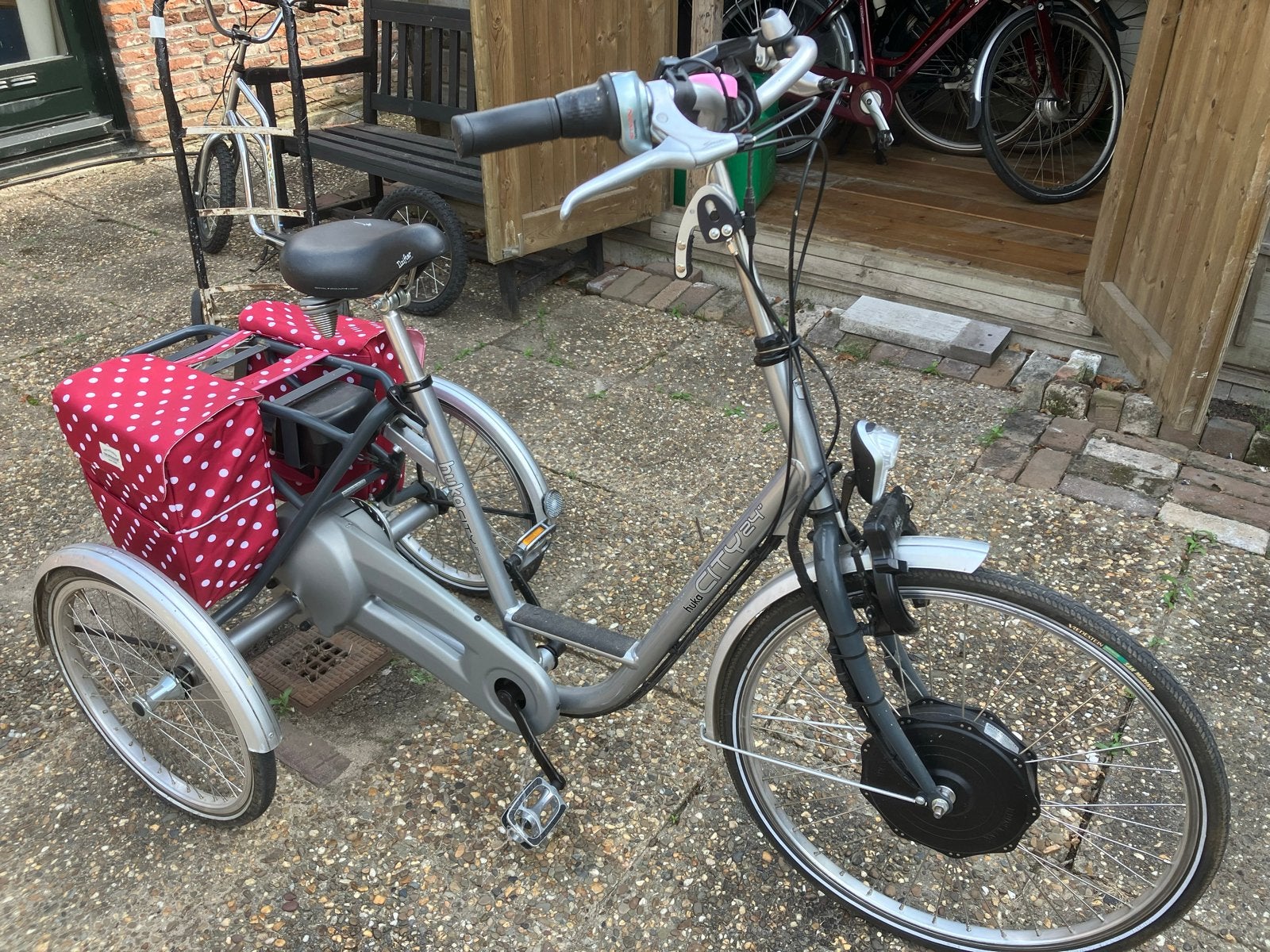 Huka City 24" elektrische driewielfiets/trapondersteuning, Fietsen en Brommers, Ophalen, Gebruikt, Velgrem