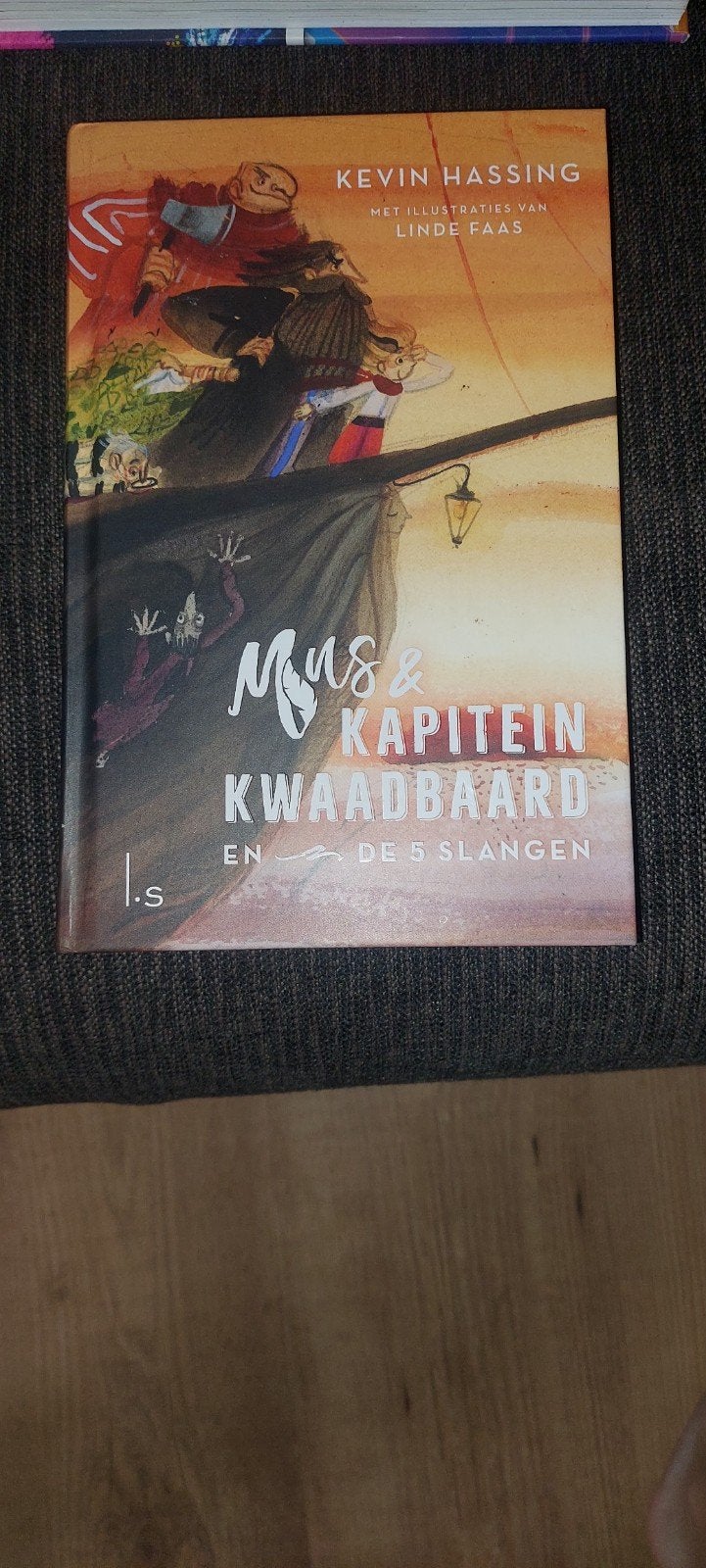 Kevin Hassing - Mus en kapitein Kwaadbaard en De 5 slangen, Boeken, Ophalen of Verzenden, Zo goed als nieuw, Kevin Hassing