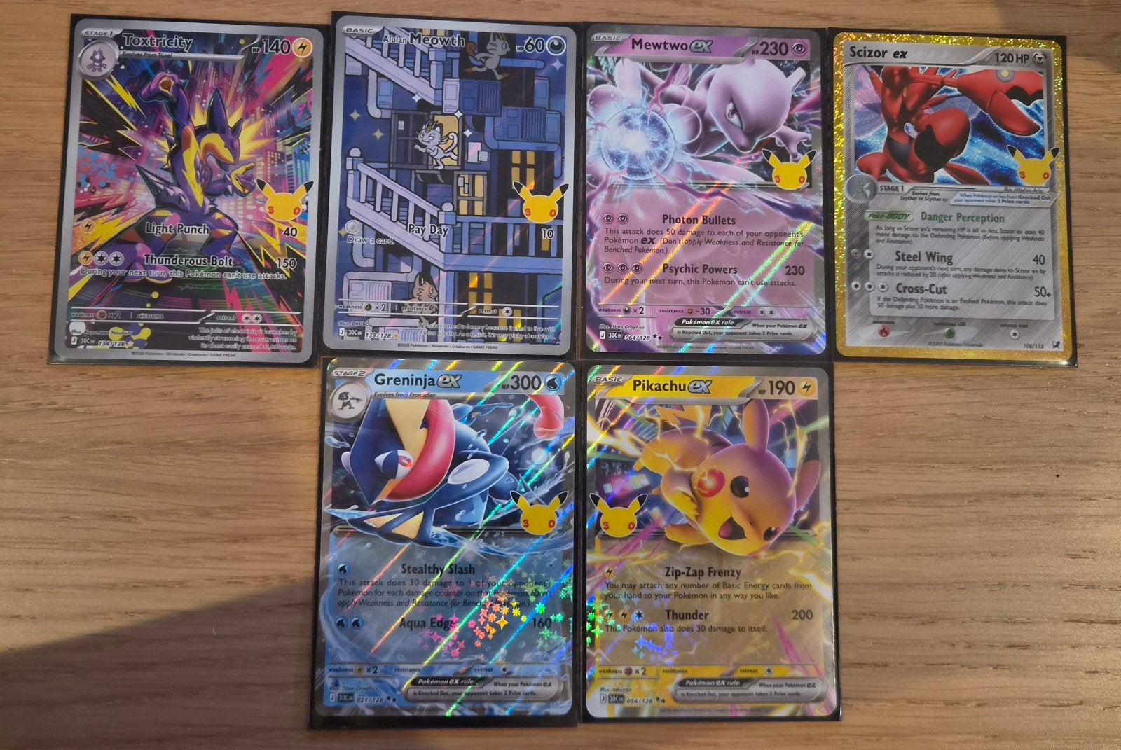 Pokémon Celebrations kaarten 30th, Hobby en Vrije tijd, Ophalen of Verzenden, Zo goed als nieuw, Meerdere kaarten, Foil