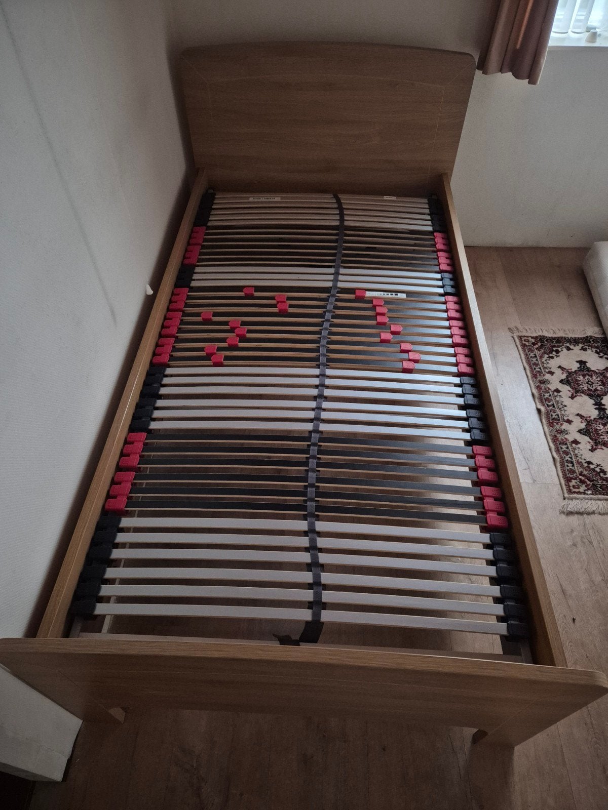 Een persoonsbed  bed, Ophalen, Eenpersoons, Hout, 90 cm
