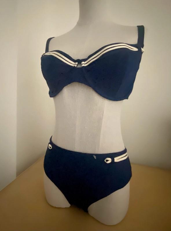 Chantelle (L) 42 /bh 85 D twv 155,- nieuwe bikini, chique, Blauw, Nieuw, Ophalen of Verzenden, Bikini