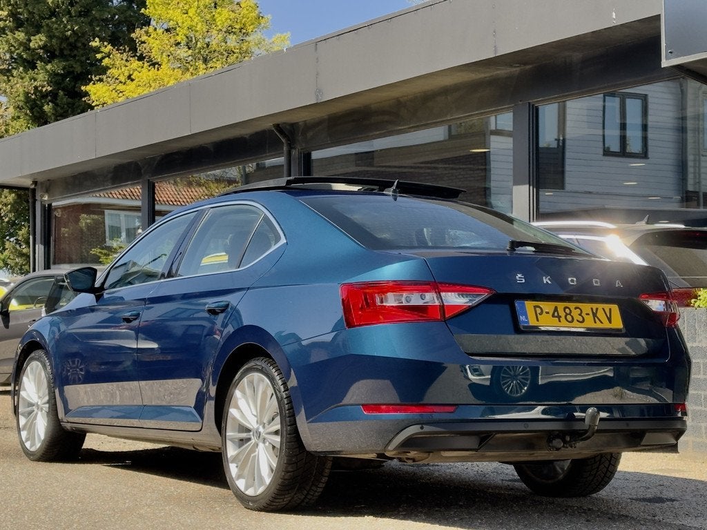 Skoda Superb 1.4 TSI iV AUT6 EDITION PLUS PANODAK NAVI CAMER, Euro 6, Blauw, Grijs, Hybride Elektrisch/Benzine