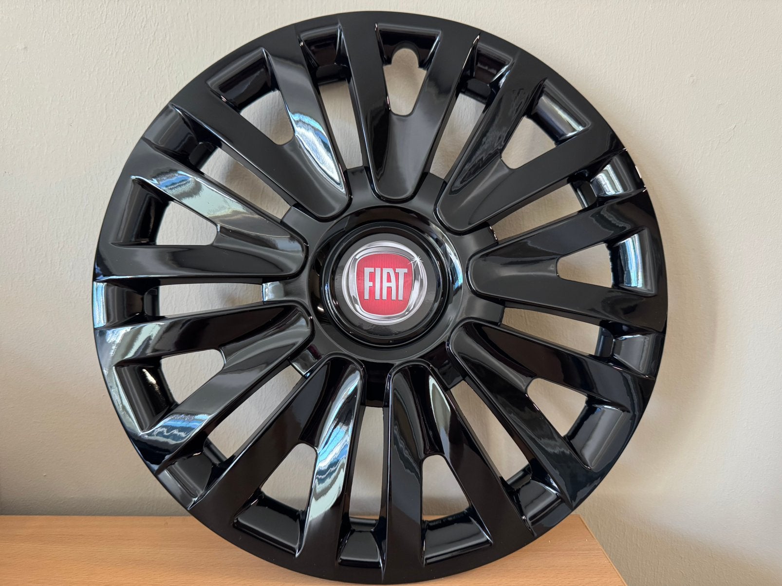 Fiat 14 inch wieldoppen, Ophalen of Verzenden, Zo goed als nieuw