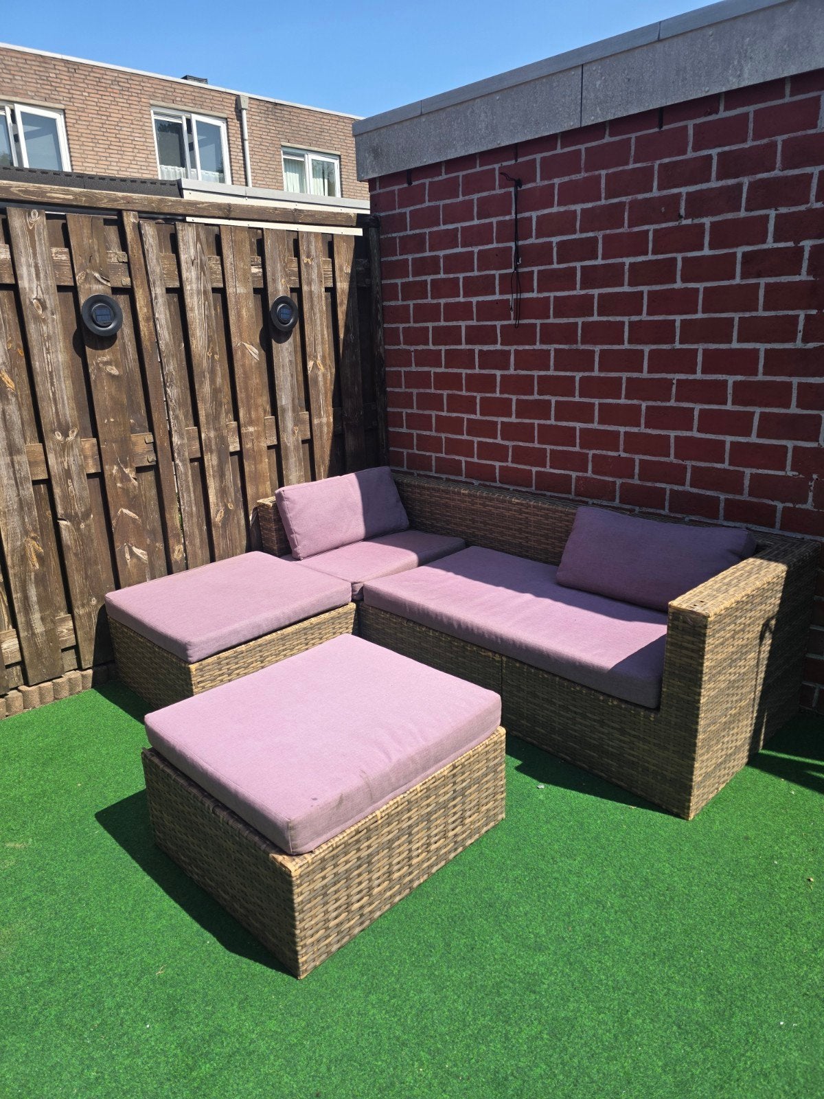 Wicker Loungeset met paarse kussens, Gebruikt, Bank, 3 zitplaatsen, Ophalen of Verzenden