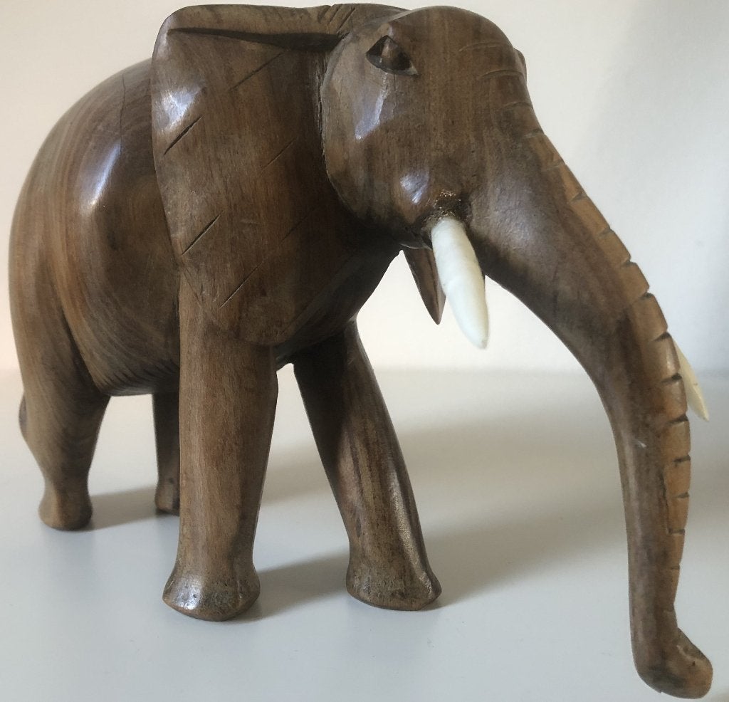 OLIFANT - HOUTEN BEELD - 16 CM HOOG - 23 CM LANG, Ophalen of Verzenden